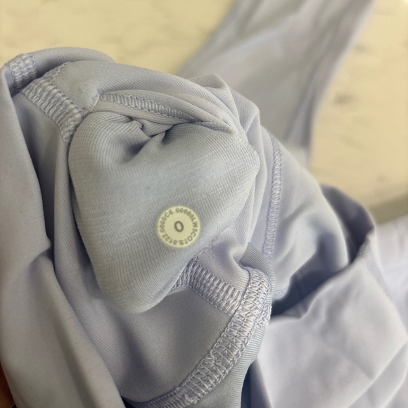 Lavender Lululemon Wunder Under leggings - Picture 1 of 2